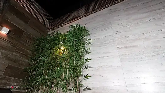 Solo natursektmädchen - Nasser spaß mit einem dildo