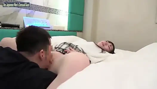 145 cm adil tenli heiress, sessiz bir yalan kamerada gizli bir geceye dönüşüyor.