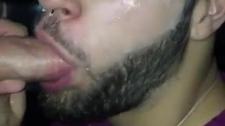 Nóng cocksucker được facefucked và facialized