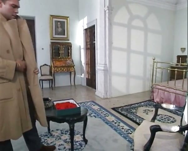 Pau grande na buceta, pau grande na bunda ... sexo a três