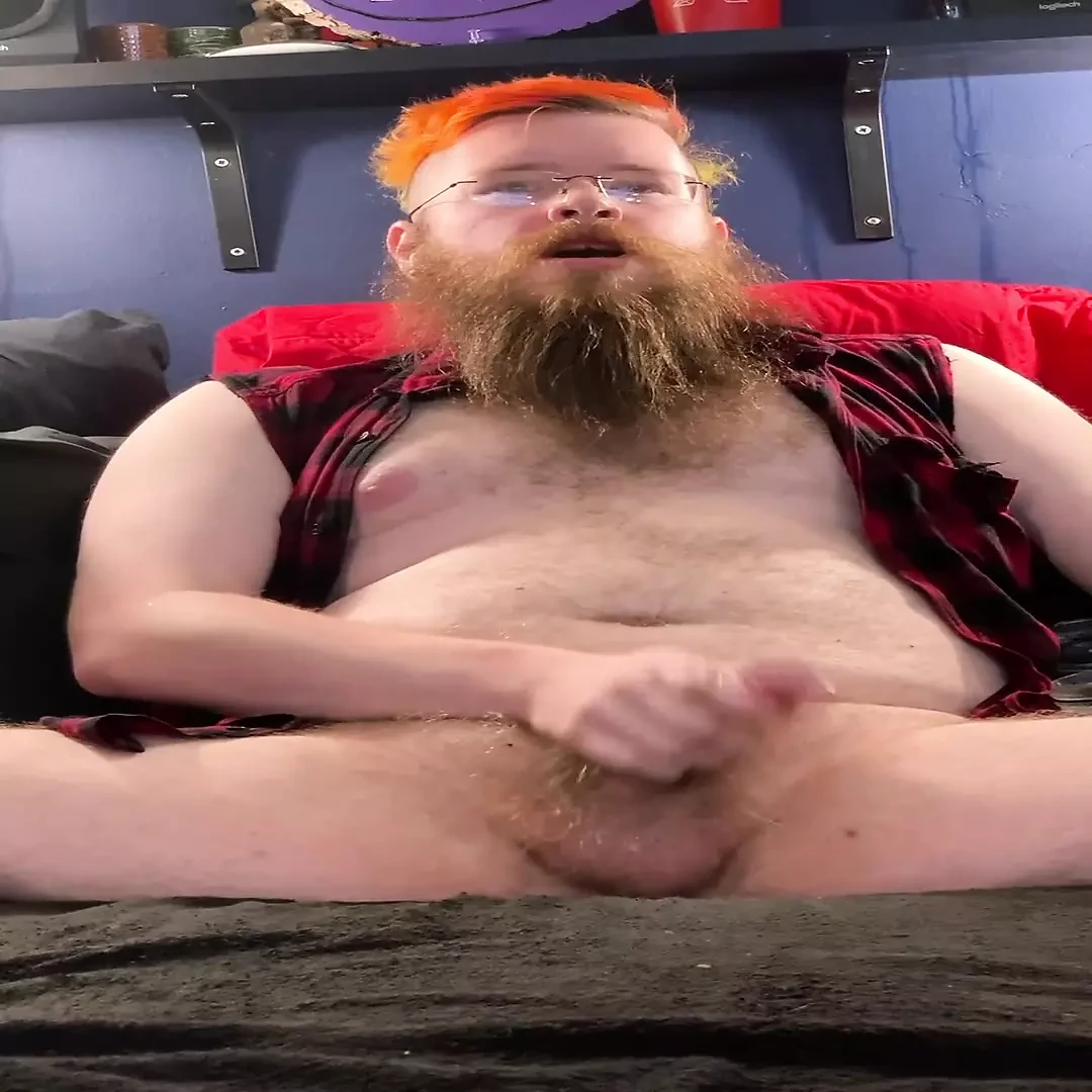 Masturbándolo