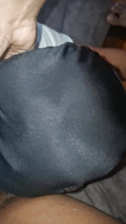 他过来聊了一会儿，最后还给我口交了