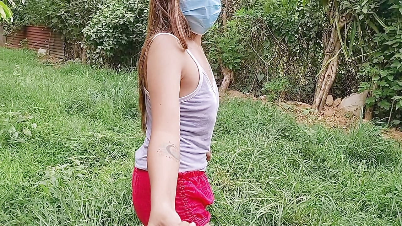 18歲女傭勾引老闆並決定獻出她的童貞