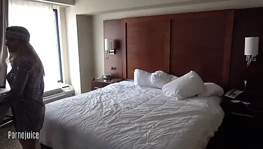 Disco-oma-diva lässt großen schwarzen mann zweimal mit Haily Skulls kommen