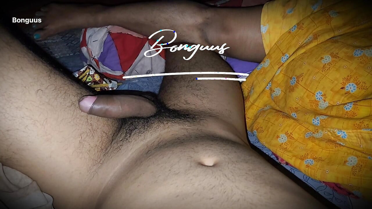 Bhabhi ke sath Soya toh bhabhi ne Raat ko lund pakad liya