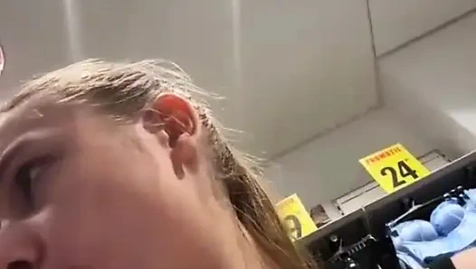 Jucielussie horny in changing room