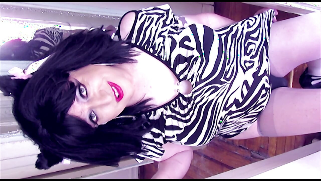 Kellystar518 FRISKY BIZNESS'te