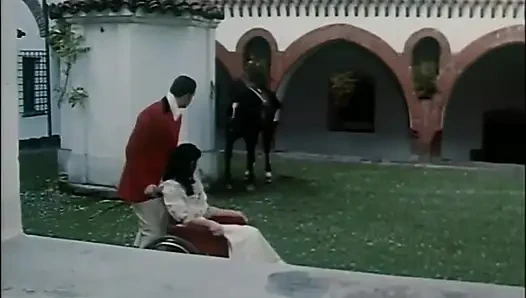 Schöne blonde schwanzlutscht muschi und fickt im schloss