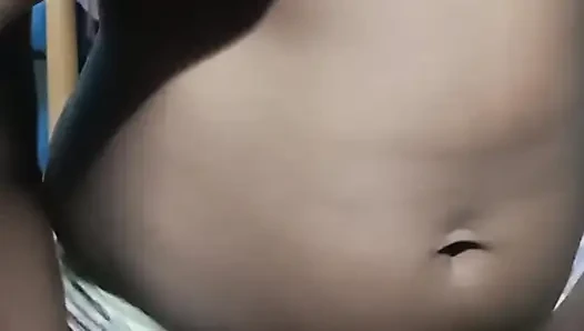 Emi menggoda pria bank dengan celana dalam bra - tamil lagi asik ngocok kontol dan mainin pentilnya! Indianhotwifex