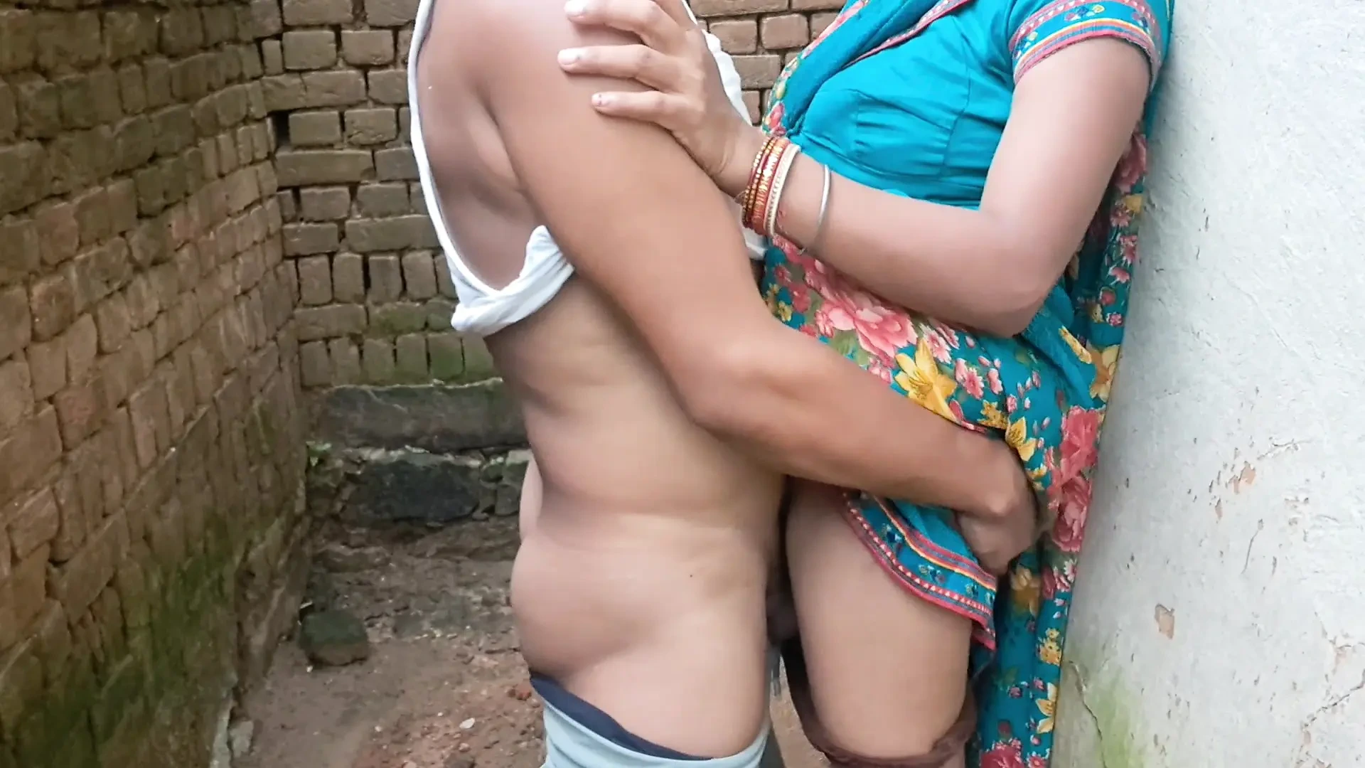 alone indian bhabhi