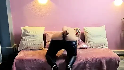 Evde yalnız olduğumda