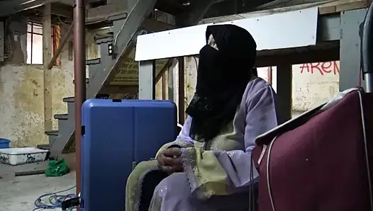 Une Arabe syrienne pour son premier jour à Marseille