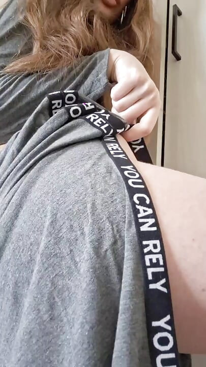 I've got a bit of a domestic kink, and I can keep a secret !