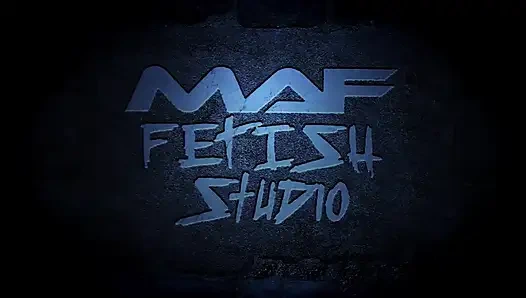 Amanda esaret altında ve zenci ayaklarda gıdıklıyor