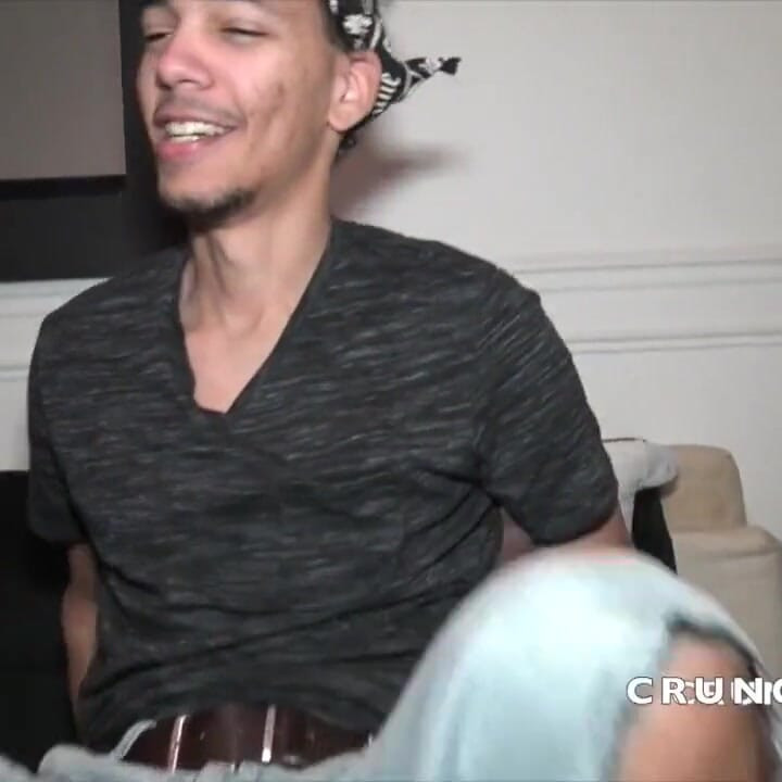 El gay Romantik follada a pelo por el heterosexual Ayden