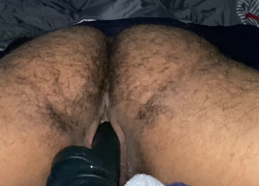 Dildo ostaje unutra u ovoj mokroj uskoj pički