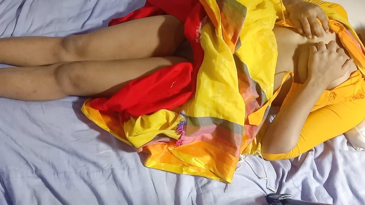 Kolkata Boudi gets pussy fingered and real hard pounding and moaning like whore