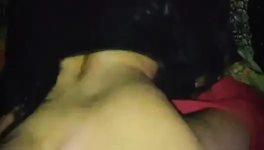 Индийская девушка возбуждена для хуя, но ей нравится раком