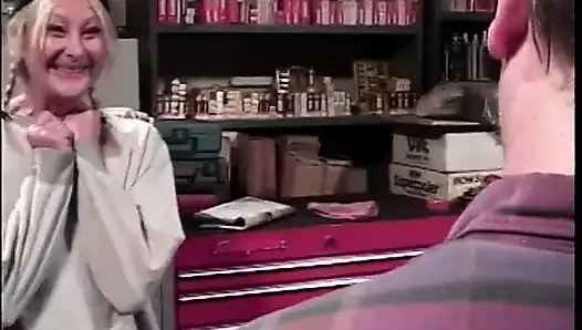 Olgun hatun amında dilinin tadını çıkarıyor