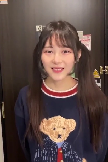 Asian Angel 21884
