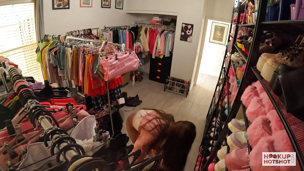 Chętny jałowiec Cutie Pie Ren jest uzależniony od hardcorowego seksu Nade Nasty!