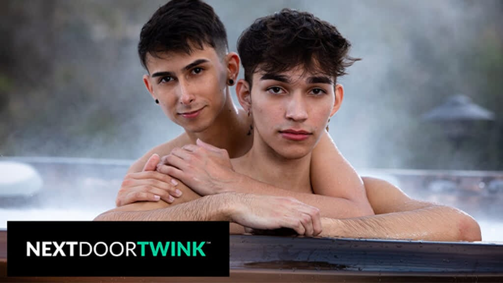 OD VEDLE TWINK - Nadržená Twinks Zahřejte horkou vanu - Kai Locks & Dylan Matthews Twinks šukání