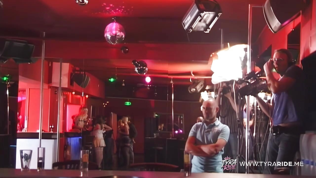 Wild Swinger Club Night with Naked Couples and Pole Dancing