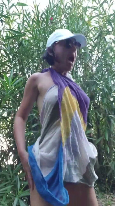Milf in public | Clip 2
