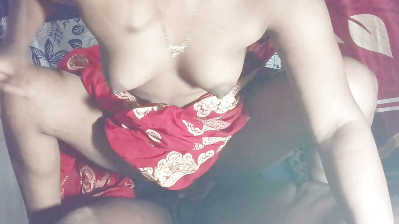 Viral sexy video from Bangladesh: Younger stepsister's friend doesn't know how to wear a saree