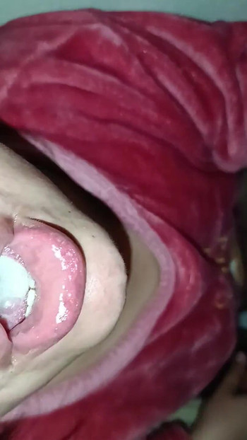 Menelan air mani pada tengah malam.