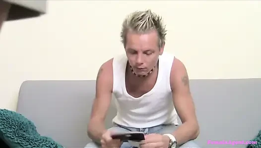 Female Agent - punk-rockerin fickt agentin muschi hart und lässt sperma auf ihrem arsch