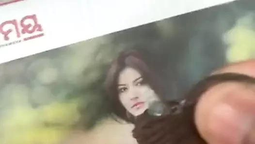 Niharika'ya saygı duruşu