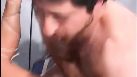 Меня жестко трахают 3 жестких члена