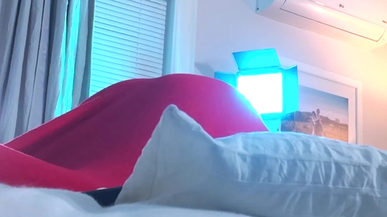Vahşi Elmo tgirl'e yük bindiriyor