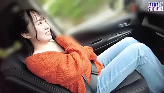 Leck lecken, ölgetränktes gulp mit einem lächelnden f cup necken in einem rutschigen fest im ganzkörper teil.1