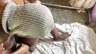 Tournée de baise avec une salope sexy en Afrique