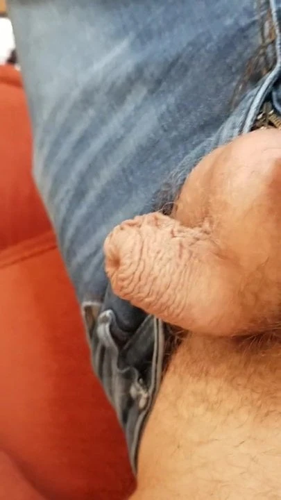 Lovely views of a wrinkly foreskinned little willy