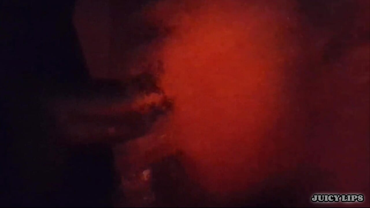 JUICY LIPS-brings him to the red room to sloppily deepthroat his dick