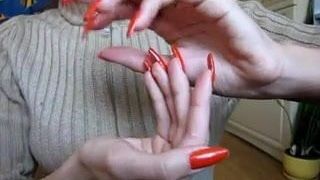 漂亮的橙色长指甲