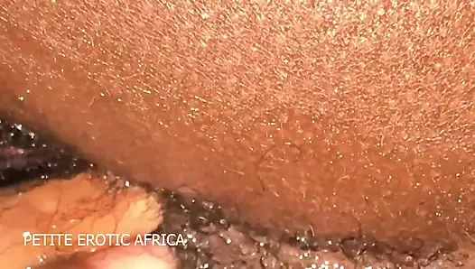 Лавл с маленькой прекрасной задницей дает мокрую киску длинному хую в Room.Mp4