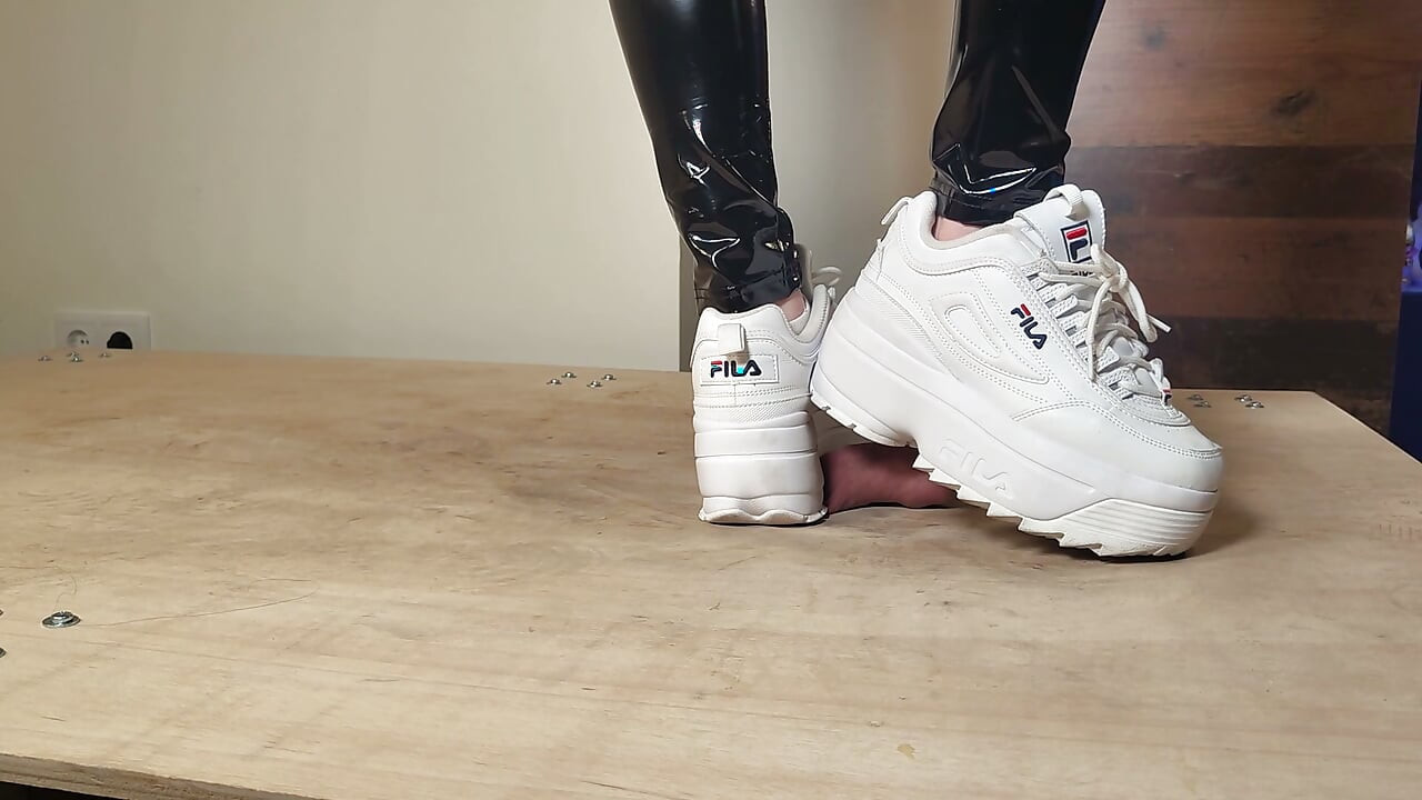 Fila Disruptor Plateau Cock Crush Full Clip - Lady Thaya