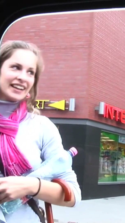 Anastasia an der Strasse angesprochen und im BumsBus gefickt | Clip 1