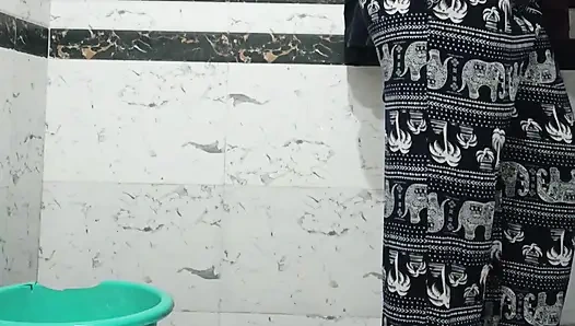 Прия бхабхи с большой задницей и сексуальным телом, съемка