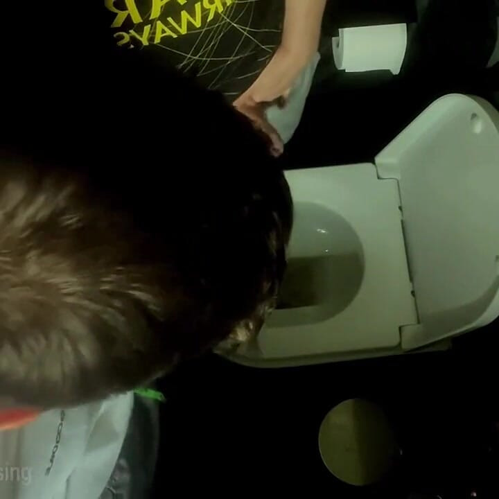 Amateur Boys Peeing Together