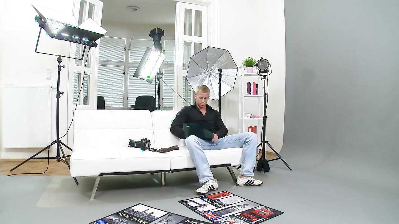 Lilou si cewek cantik rambut merah yang pengen banget terkenal