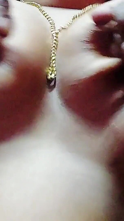 "인도 모히니 핫한 밀프 발정난 하녀 젊은 주인과 섹스하는"