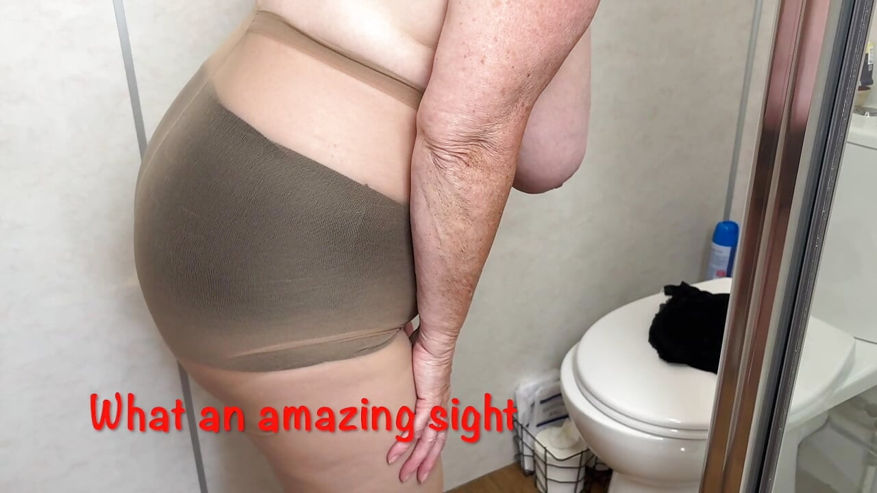 Mrs Mature Feet Dressing - Big Granny Pants 501