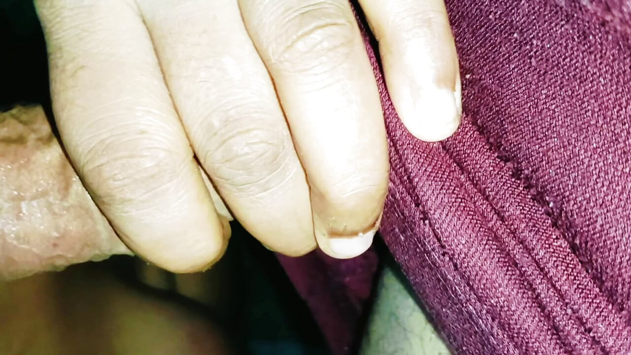 Bhabhi India menghisap batang sehingga pancutan mani dalam mulut hindi rakaman dekat video kongkek muka - video kompilasi pancutan mani dalam mulut