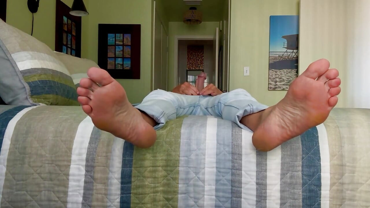 Enjoy My Feet While I Jerk off