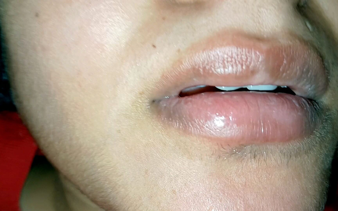 Il suo ragazzo scopa hardcore una figa stretta